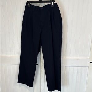 Dockers dark blue, pleated twill, classic fit no wrinkle size 33X30